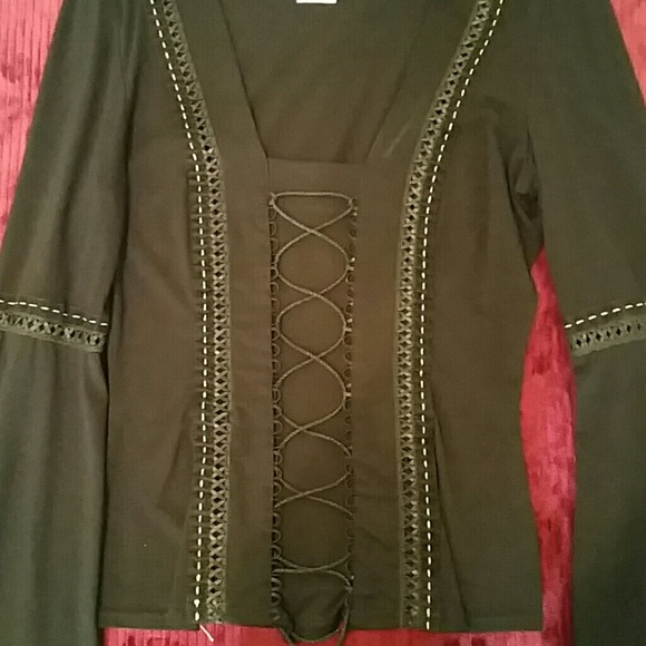 Ladies top size large - Picture 3 of 5